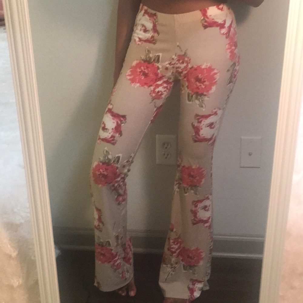 Flare Floral Pants 🌸